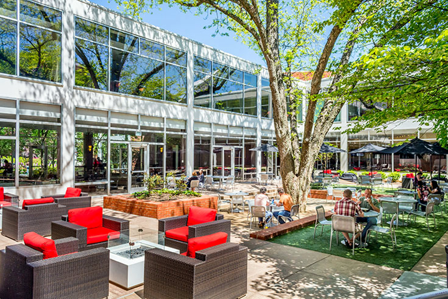 Pecan Tree Courtyard at UGA Hotel